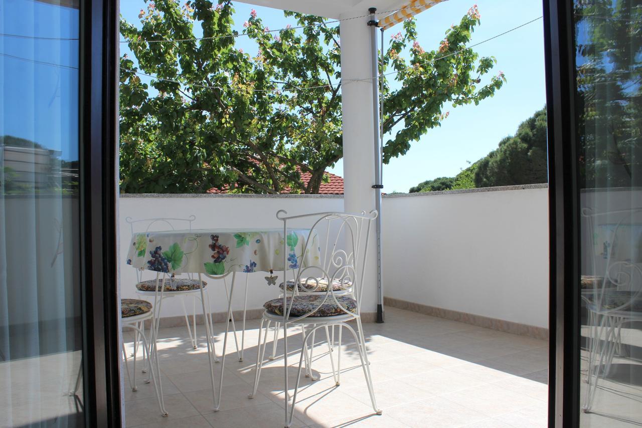 Apartment Maja Štinjan Esterno foto
