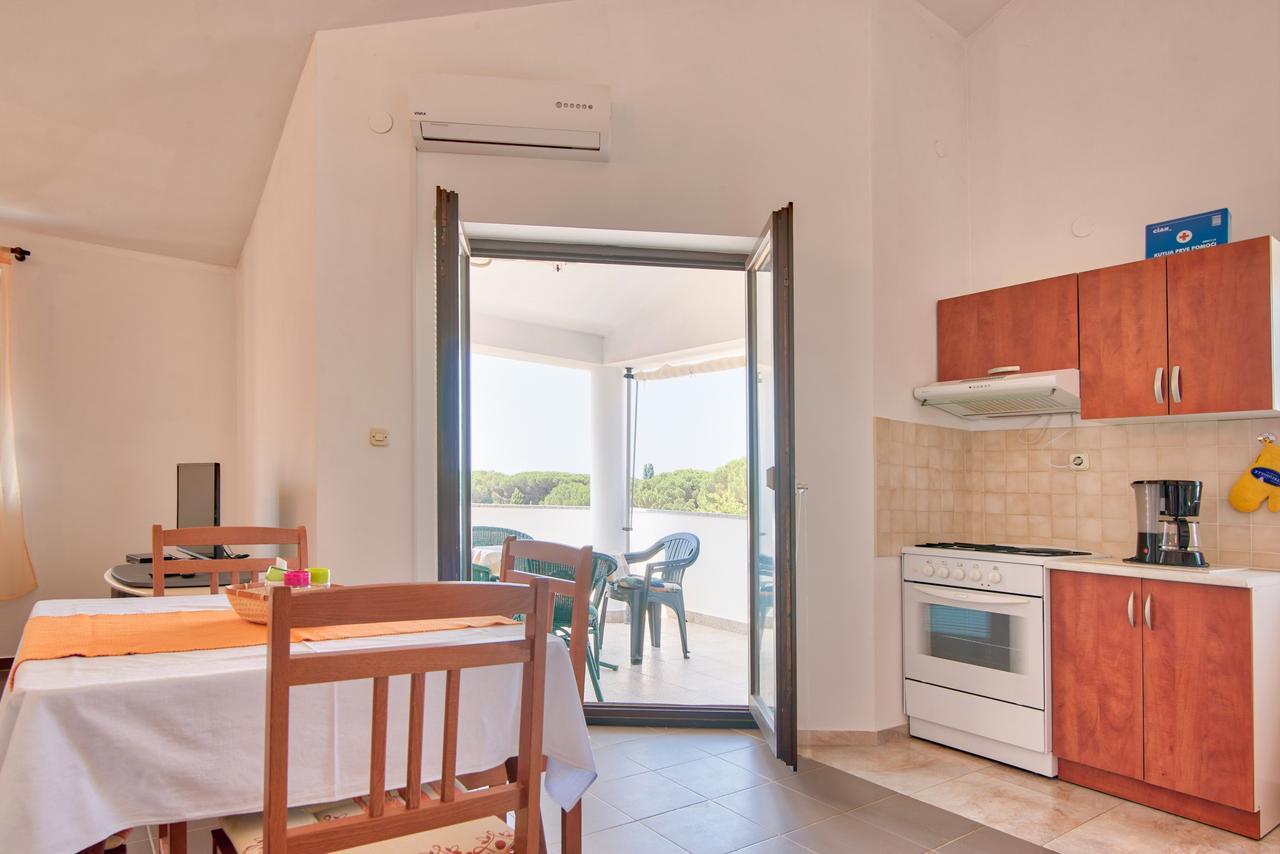 Apartment Maja Štinjan Esterno foto