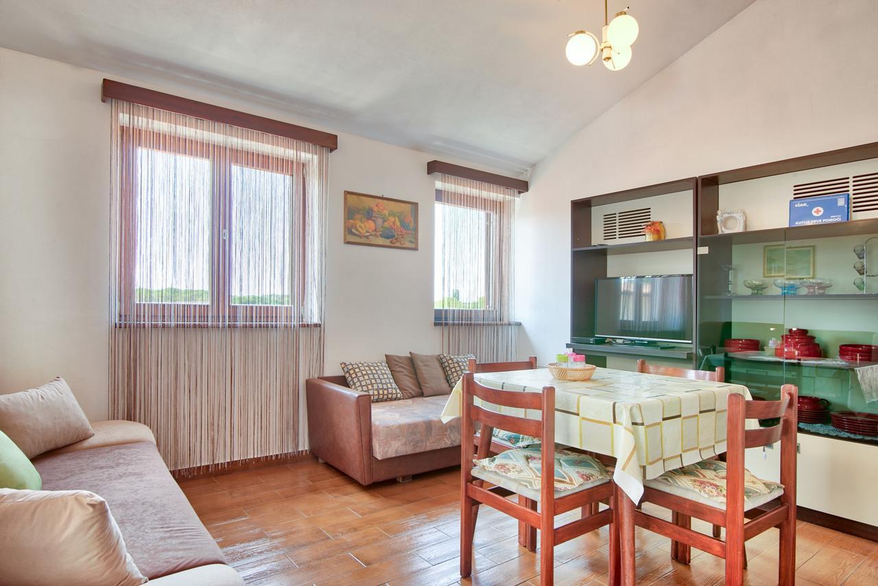 Apartment Maja Štinjan Esterno foto