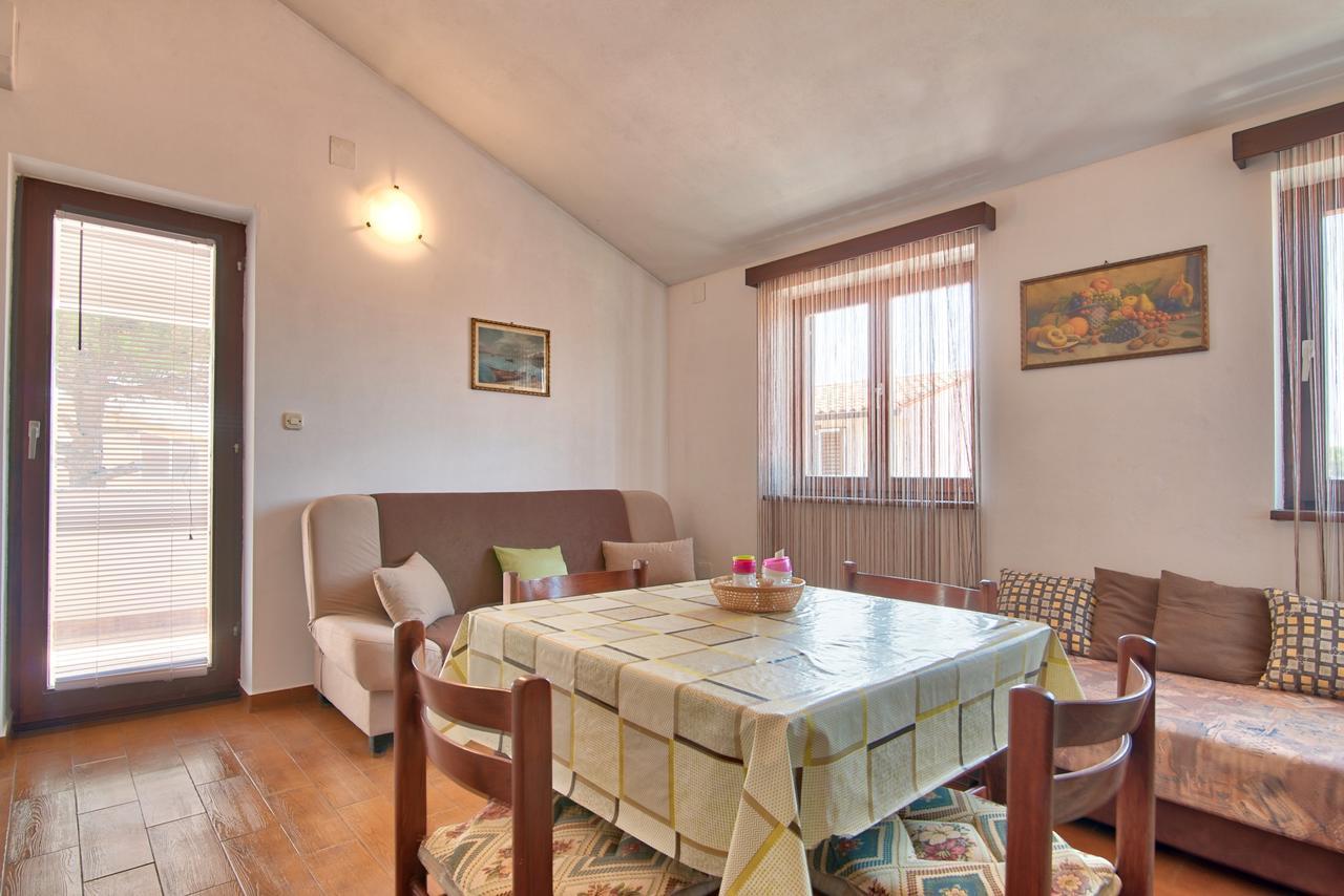 Apartment Maja Štinjan Esterno foto