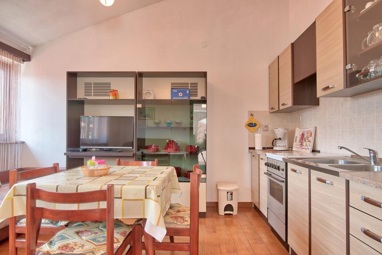 Apartment Maja Štinjan Esterno foto