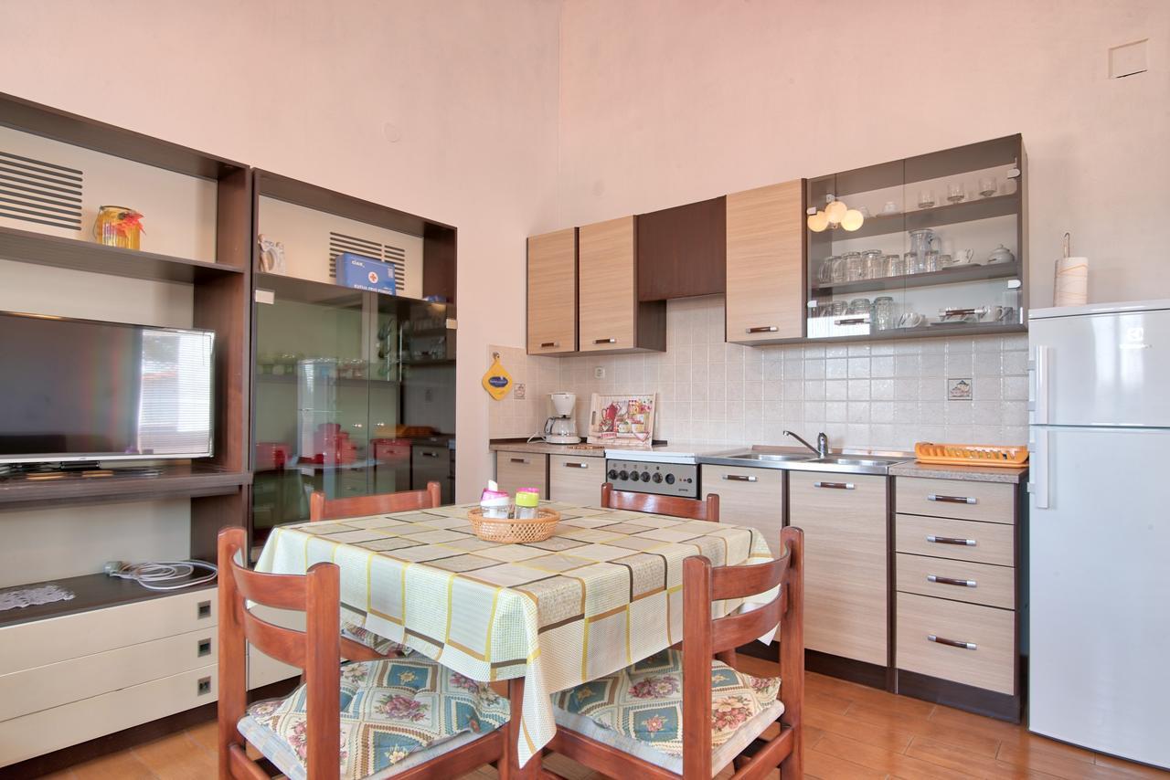 Apartment Maja Štinjan Esterno foto