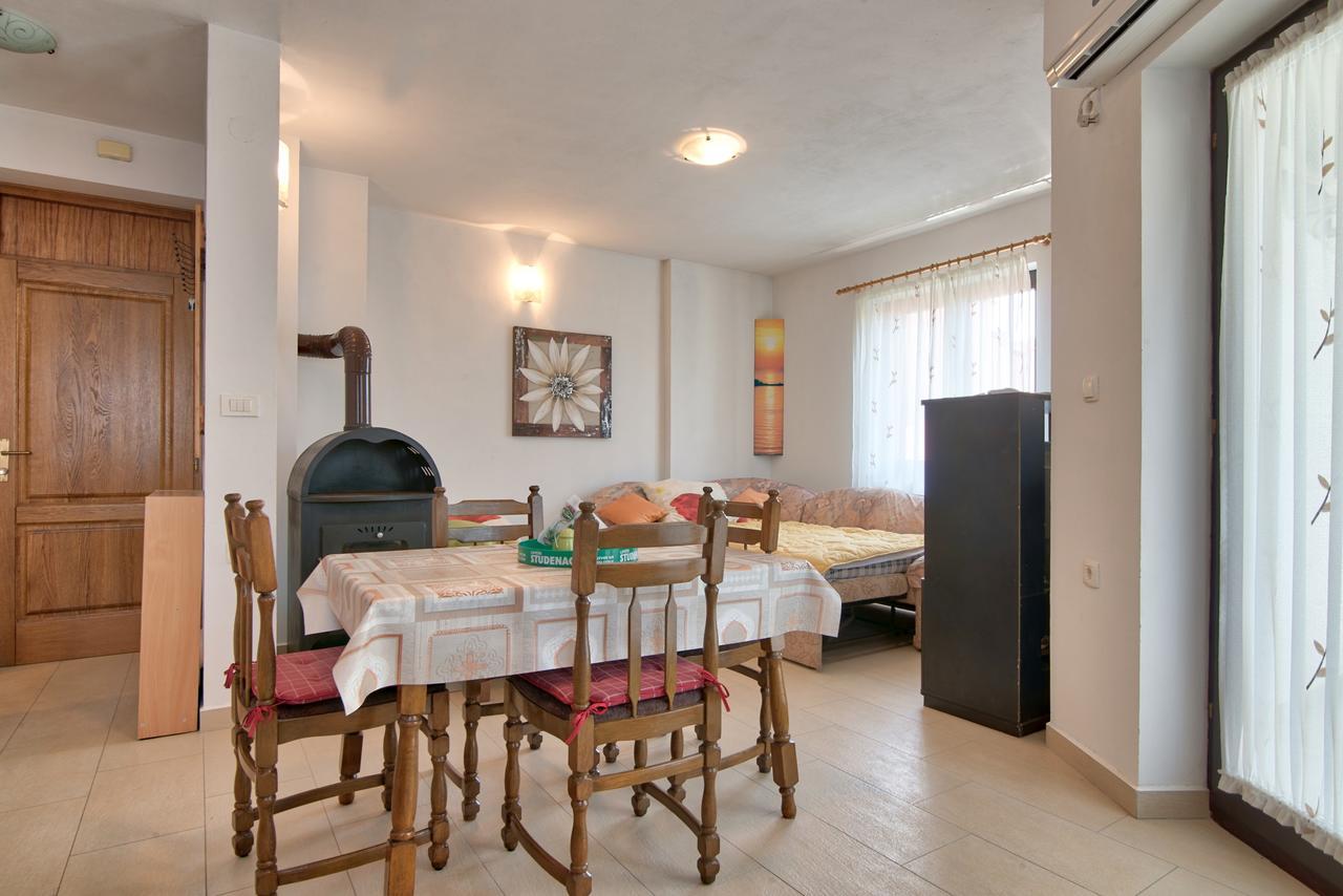 Apartment Maja Štinjan Esterno foto